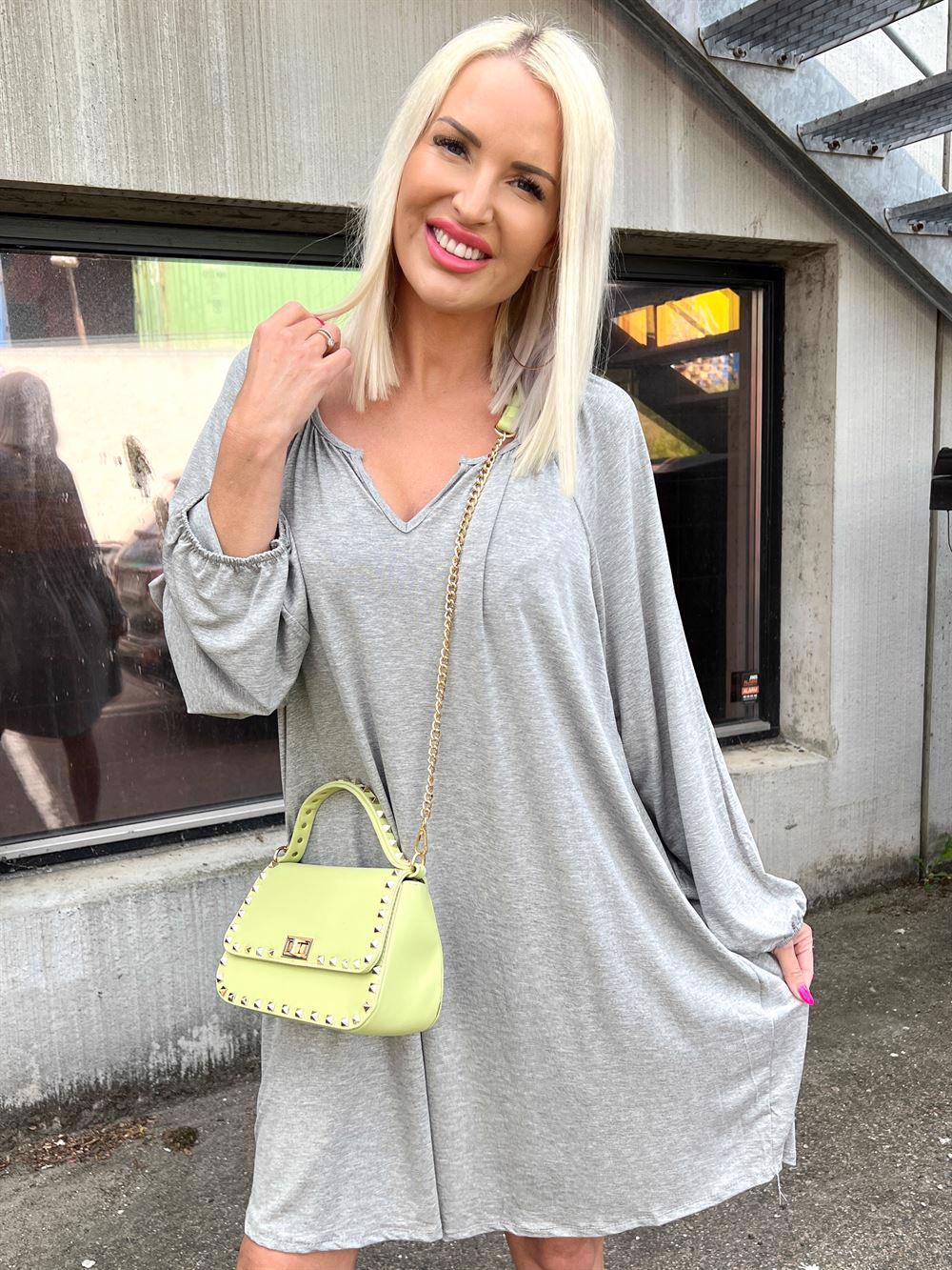 Anika - Enkel tunikakjole i elastik blød kvalitet